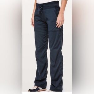 Lululemon Size 10 mid-rise,full length Dance Studio Pant